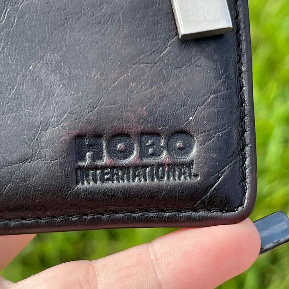 HOBO International Black Leather Card Holder Zip Wallet - Picture 3 of 8